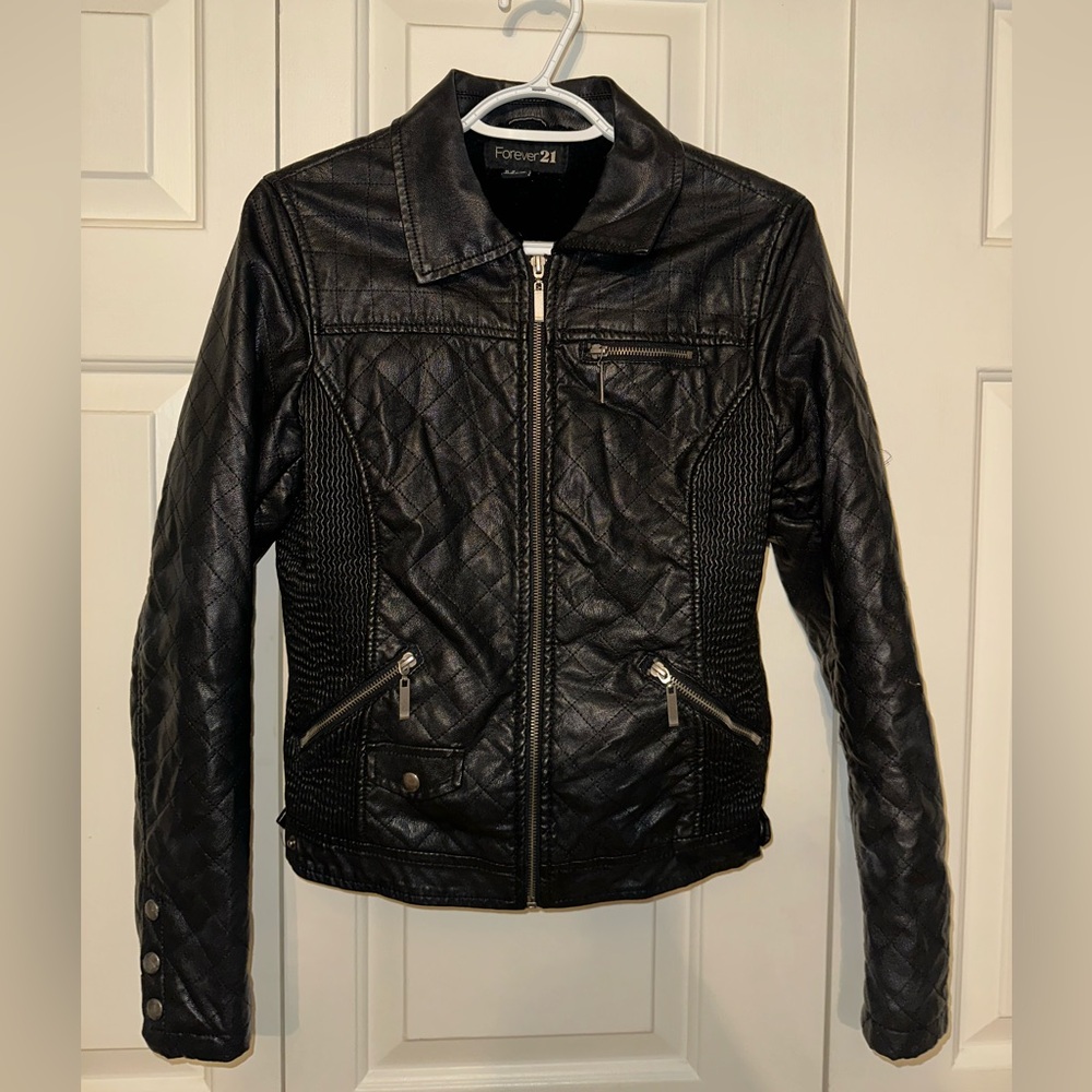 Forever 21 plush lined viscose faux leather jacket size M, fits like a S